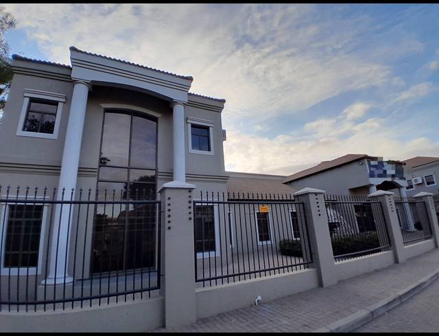 700M² OFFICE TO LET IN BO-DORP